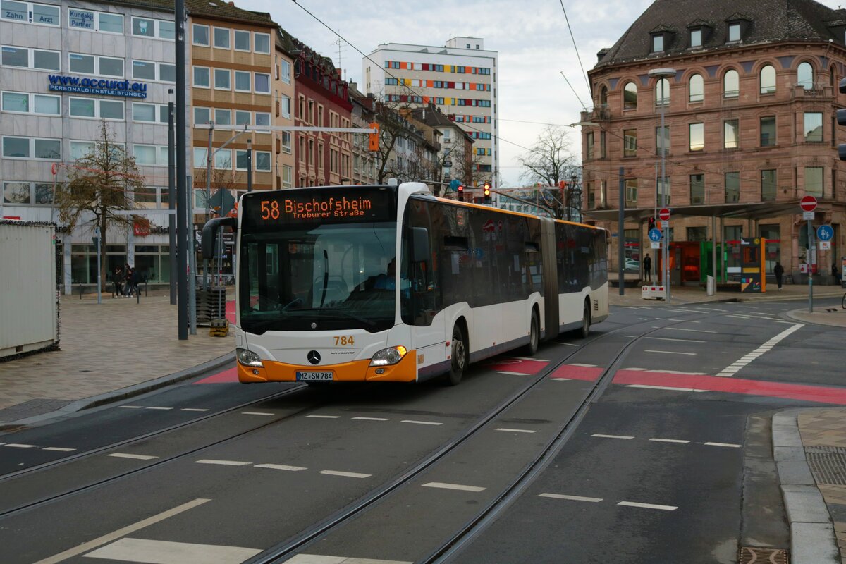 Mainzer Mobilität Mercedes Benz Citaro 2 G Wagen 784 am 31.12.21 in Mainz Innenstadt