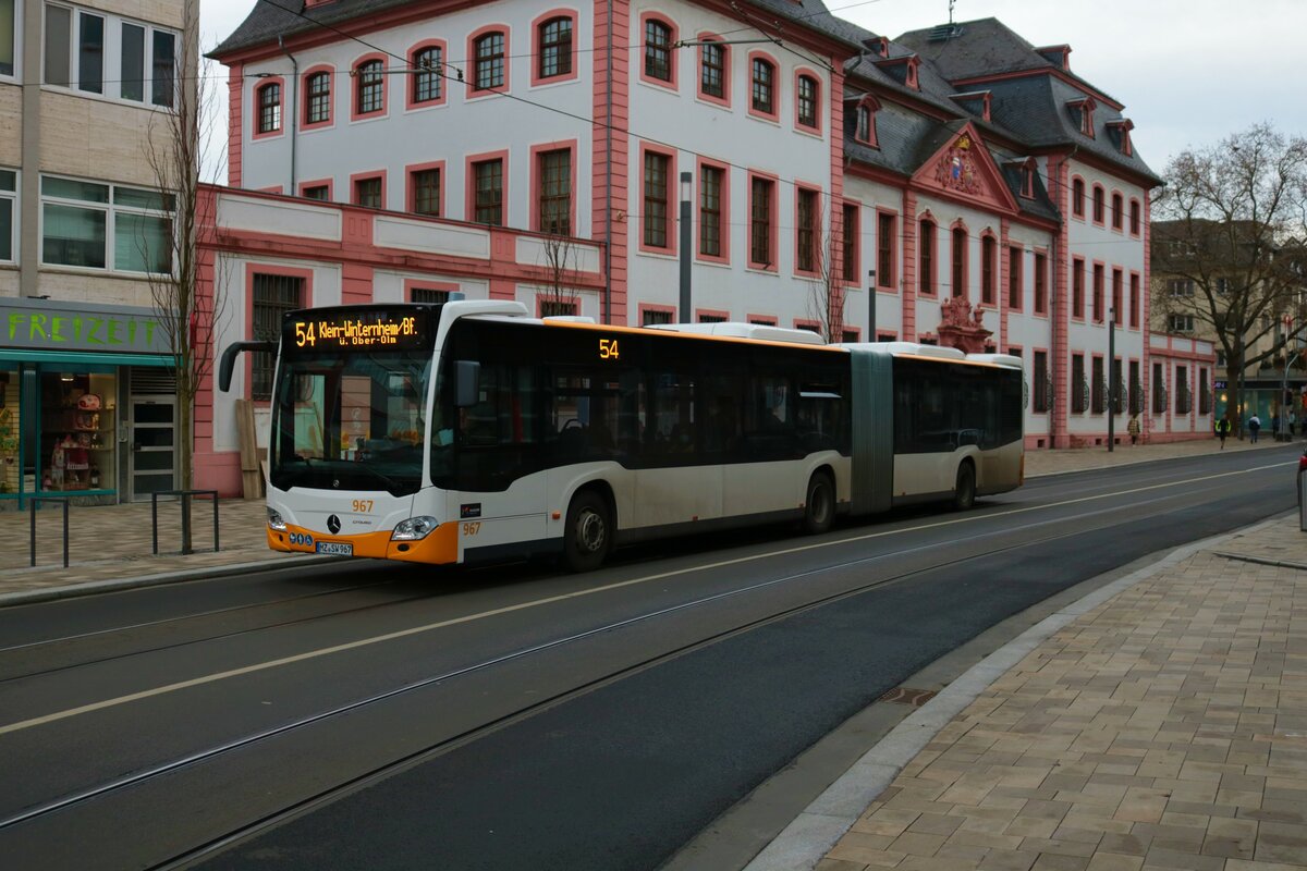 Mainzer Mobilität Mercedes Benz Citaro 2 G Wagen 967 am 31.12.21 in Mainz Innenstadt