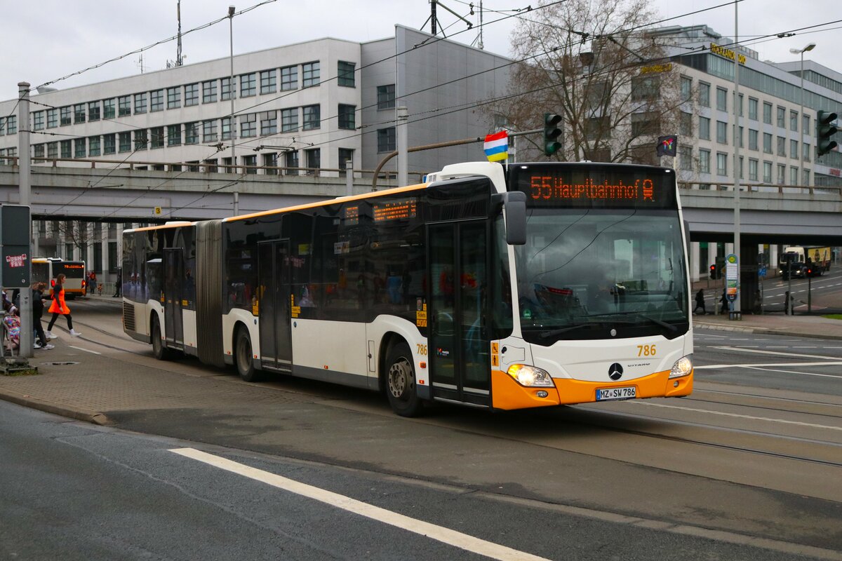 Mainzer Mobilität Mercedes Benz Citaro 2 G Wagen 786 am 12.02.24 in Mainz Hauptbahnhof