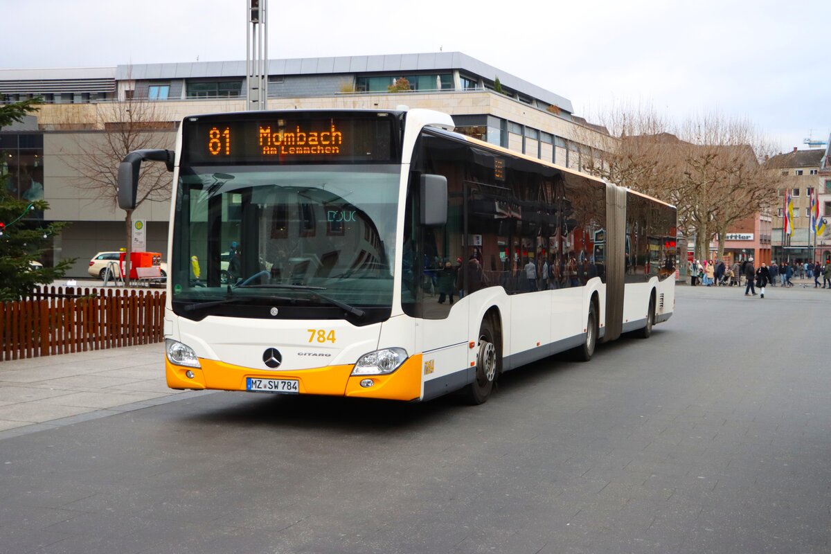 Mainzer Mobilität Mercedes Benz Citaro 2 G Wagen 784 am 31.12.25 am Höfchen in der Innenstadt