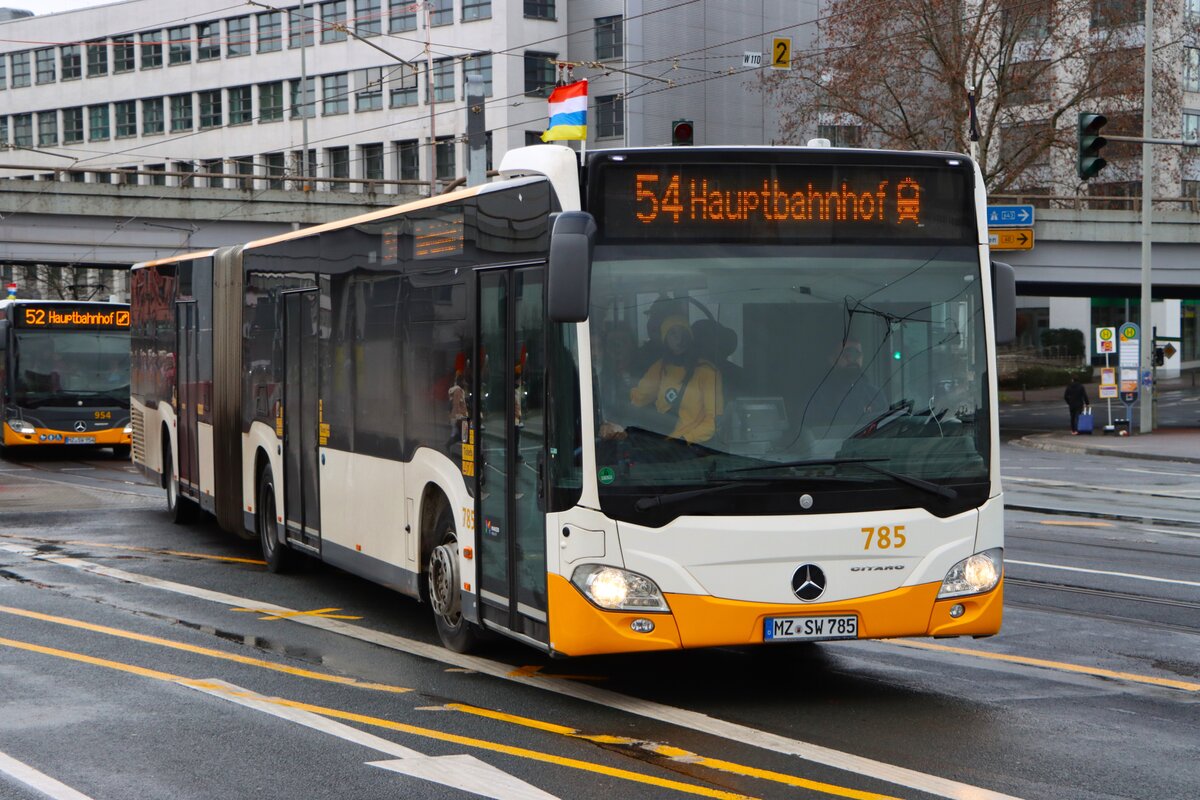 Mainzer Mobilität Mercedes Benz Citaro 2 G Wagen 785 am 16.02.26 in Mainz Hauptbahnhof