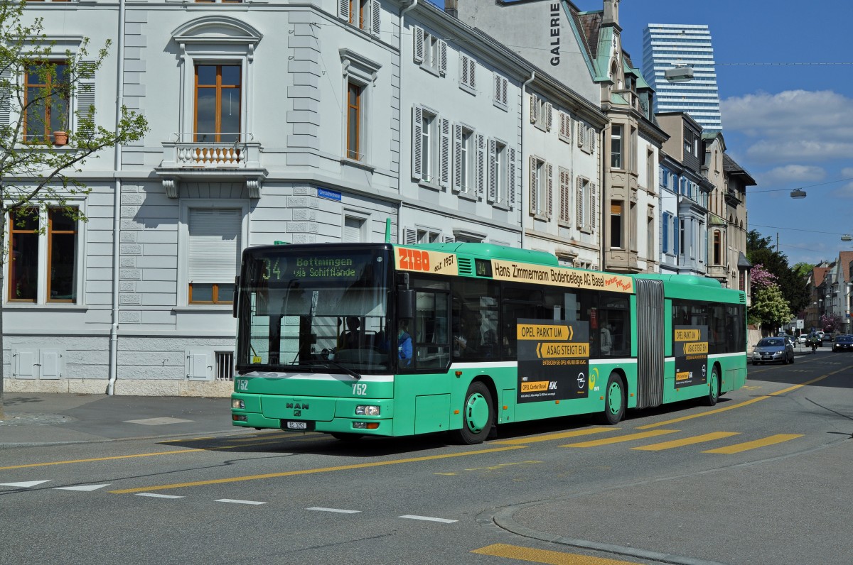 MAN Bus 752 auf der Linie 34 fährt zur Haltestelle Wettsteinplatz. Die Aufnahme stammt vom 18.04.2015.