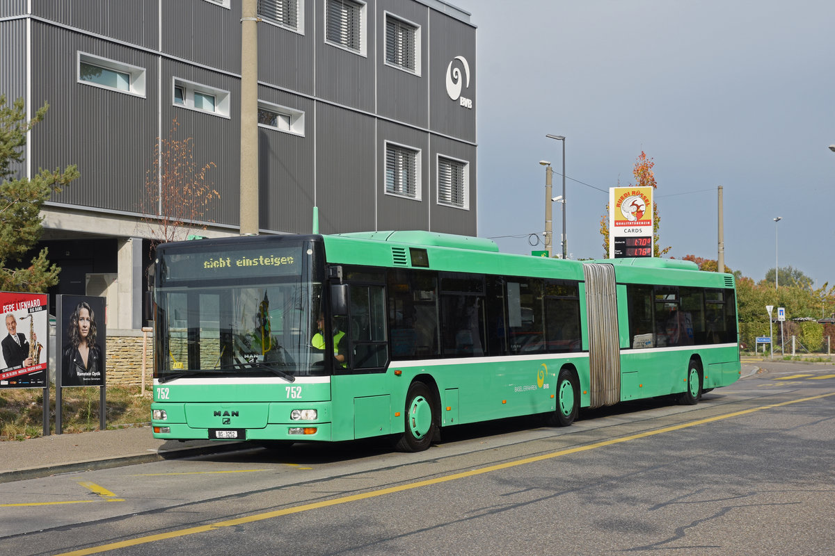 MAN Bus 752, ist mit der Fahrschule unterwegs und hält an der Haltestelle Rankstrasse. Die Aufnahme stammt vom 23.10.2018.