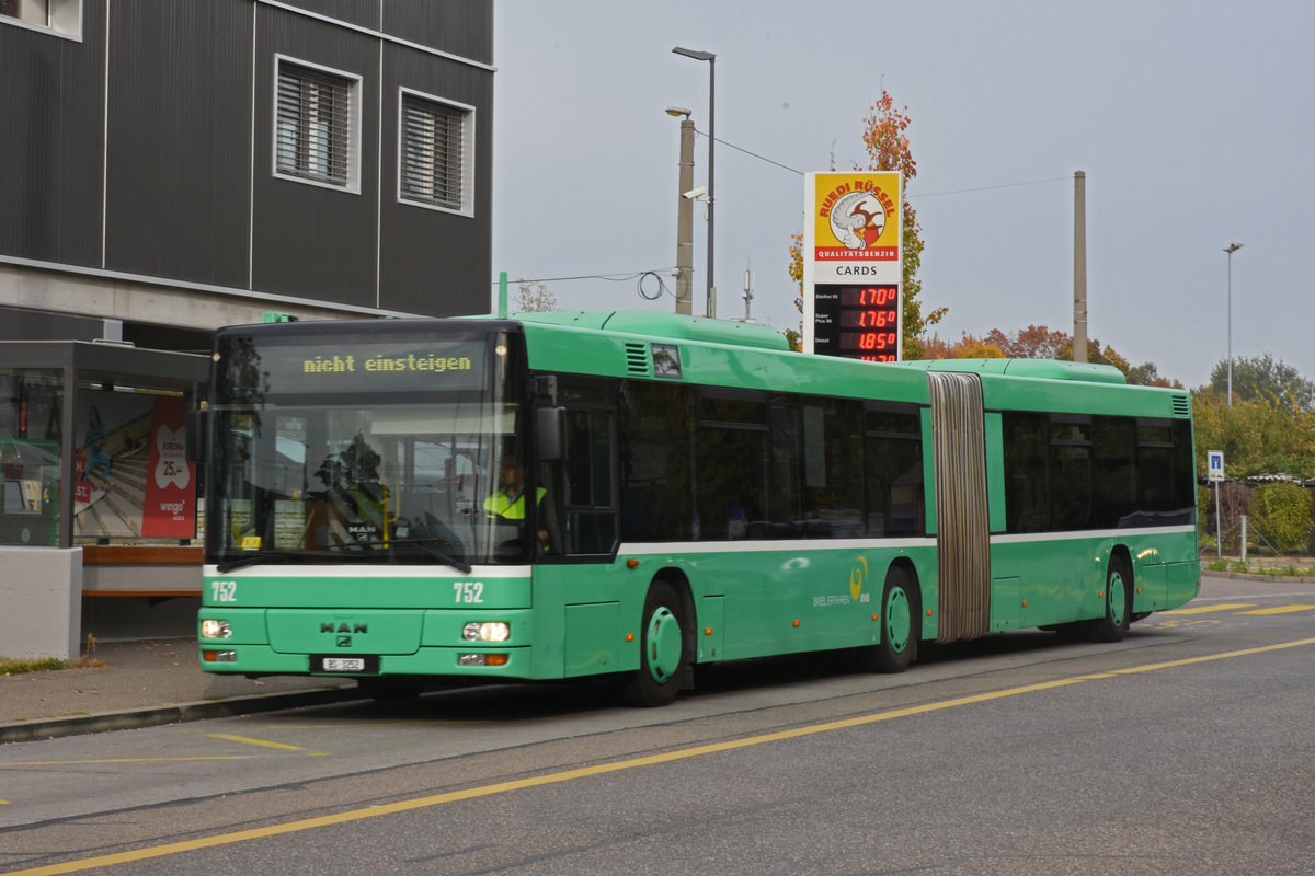MAN Bus 752, ist mit der Fahrschule unterwegs und hält an der Haltestelle Rankstrasse. Die Aufnahme stammt vom 23.10.2018.