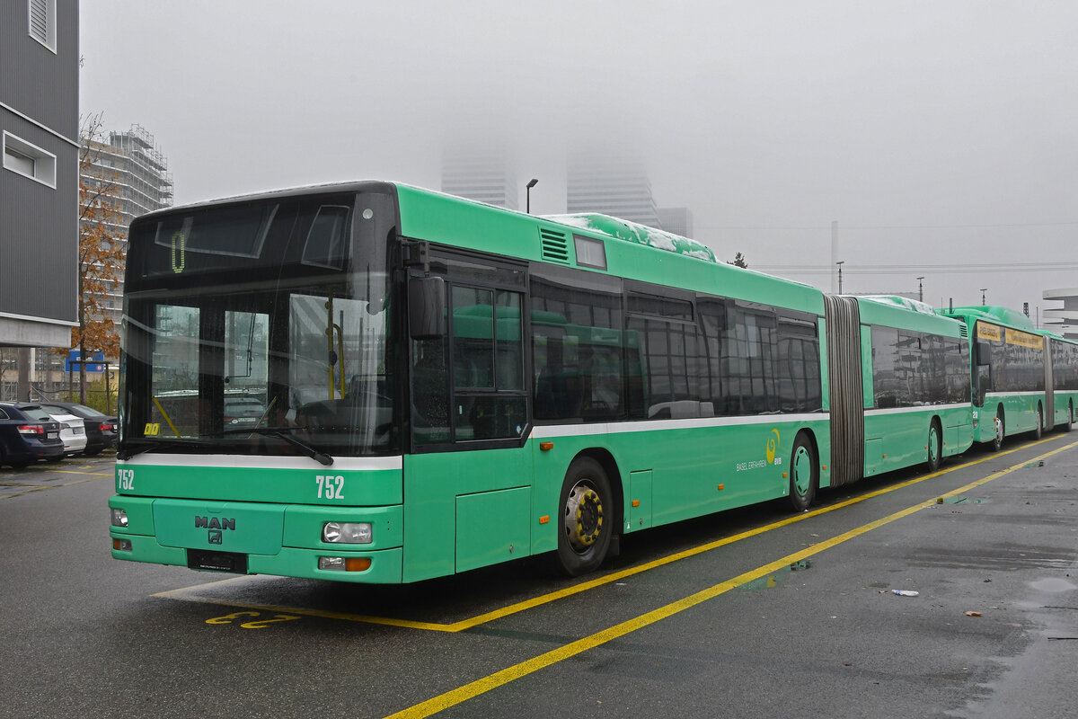 MAN Bus 752 steht am 15.12.2022 ausgemustert auf dem Hof der Garage Rankstrasse.