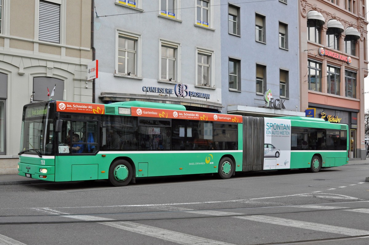 MAN Bus 753 auf der Linie 30 wartet an der Endstation am Bahnhof SBB. Die Aufnahme stammt vom 06.02.2015.