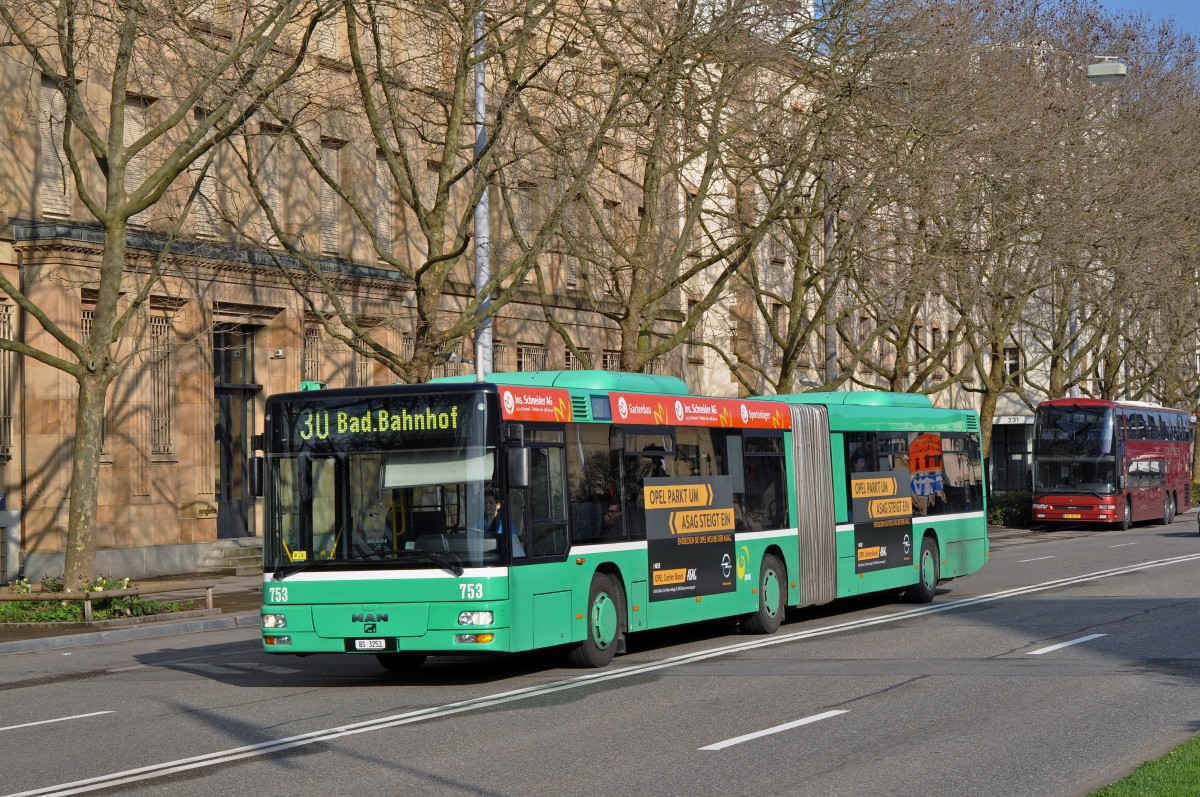 MAN Bus 753 auf der Linie 30 fährt zur Endstation am Badischen Bahnhof. Die Aufnahme stammt vom 05.04.2015.