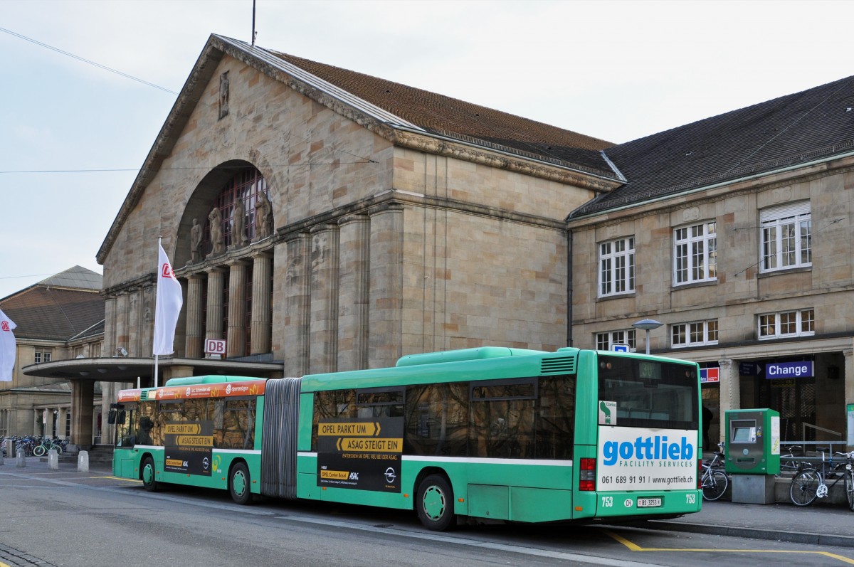 MAN Bus 753 wartet an der Endstation der Linie 30 am Badischen Bahnhof. Die Aufnahme stammt vom 05.04.2015.