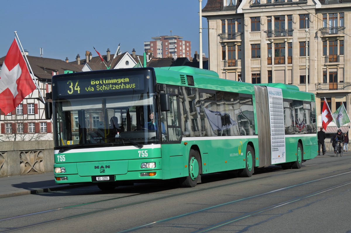 MAN Bus 755 auf der Linie 34 überquert die Mittlere Rheinbrücke. Die Aufnahme stammt vom 12.02.2015.