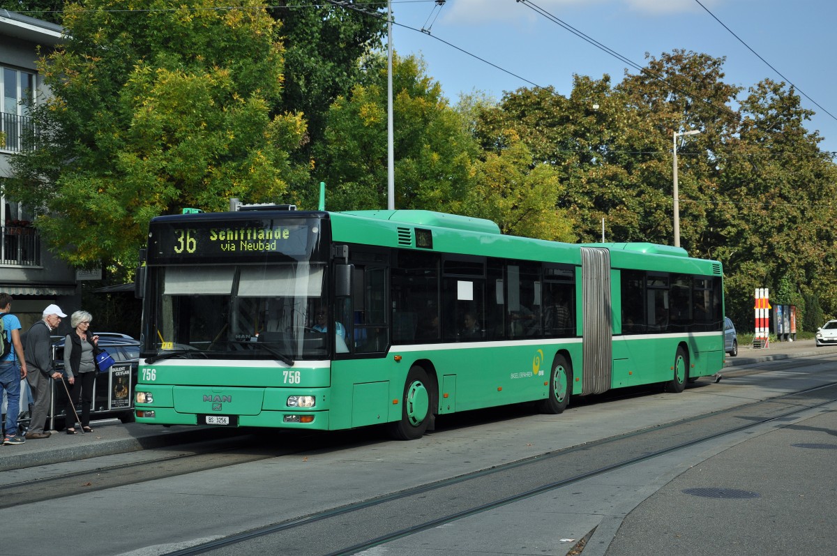 MAN Bus 756 auf der Linie 36 bedient die Haltestelle ZOO Dorenbach. Die Aufnahme stammt vom 16.09.2014.