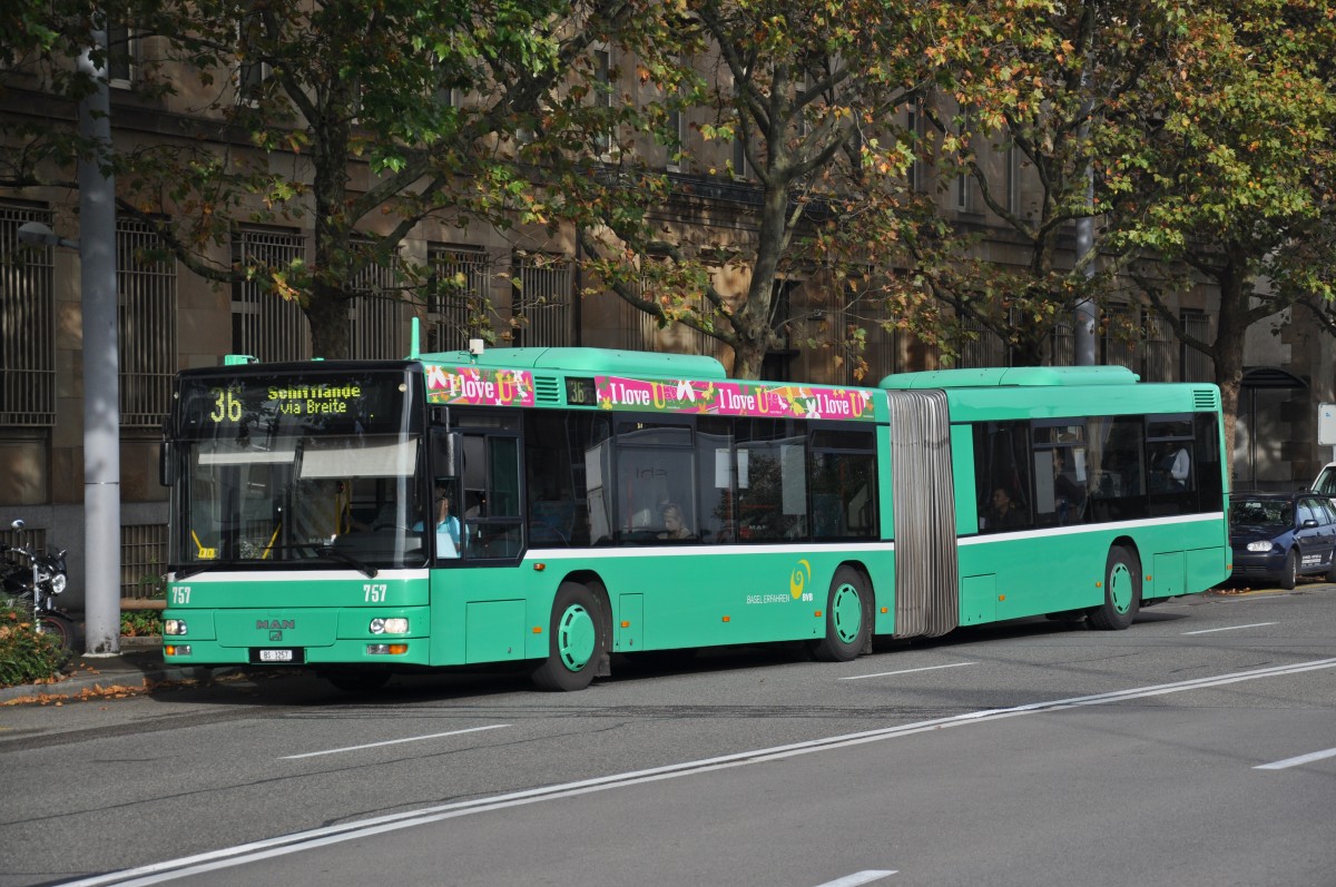 MAN Bus 757 auf der Linie 36 fährt zur Haltestelle Badischer Bahnhof. Die Aufnahme stammt vom 19.09.2014.