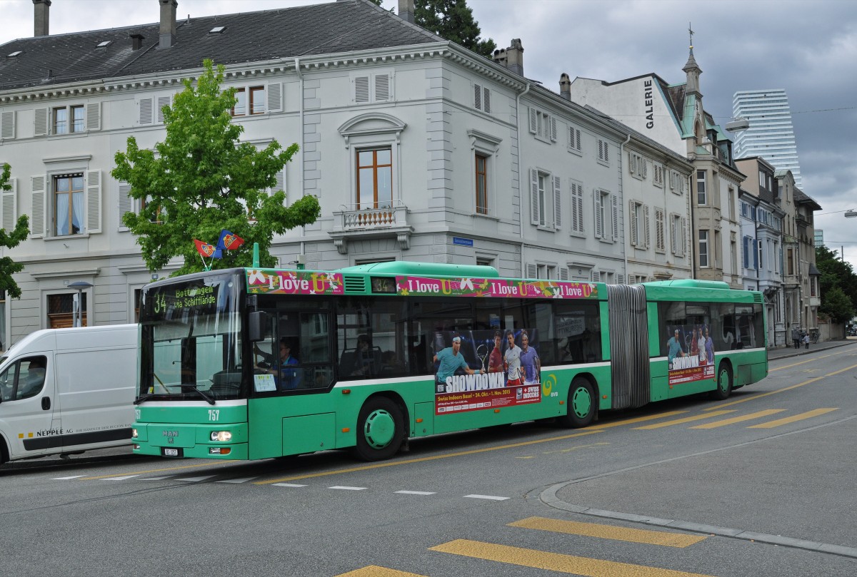MAN Bus 757 auf der Linie 34 fährt zur Haltestelle am Wettsteinplatz. Die Aufnahme stammt vom 19.05.2015.