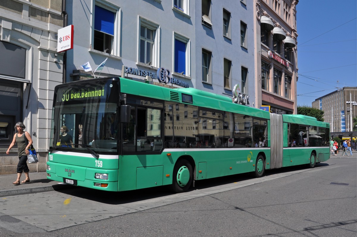 MAN Bus 759 auf der Linie 30 am Bahnhof SBB. Die Aufnahme stammt vom 16.07.2014.