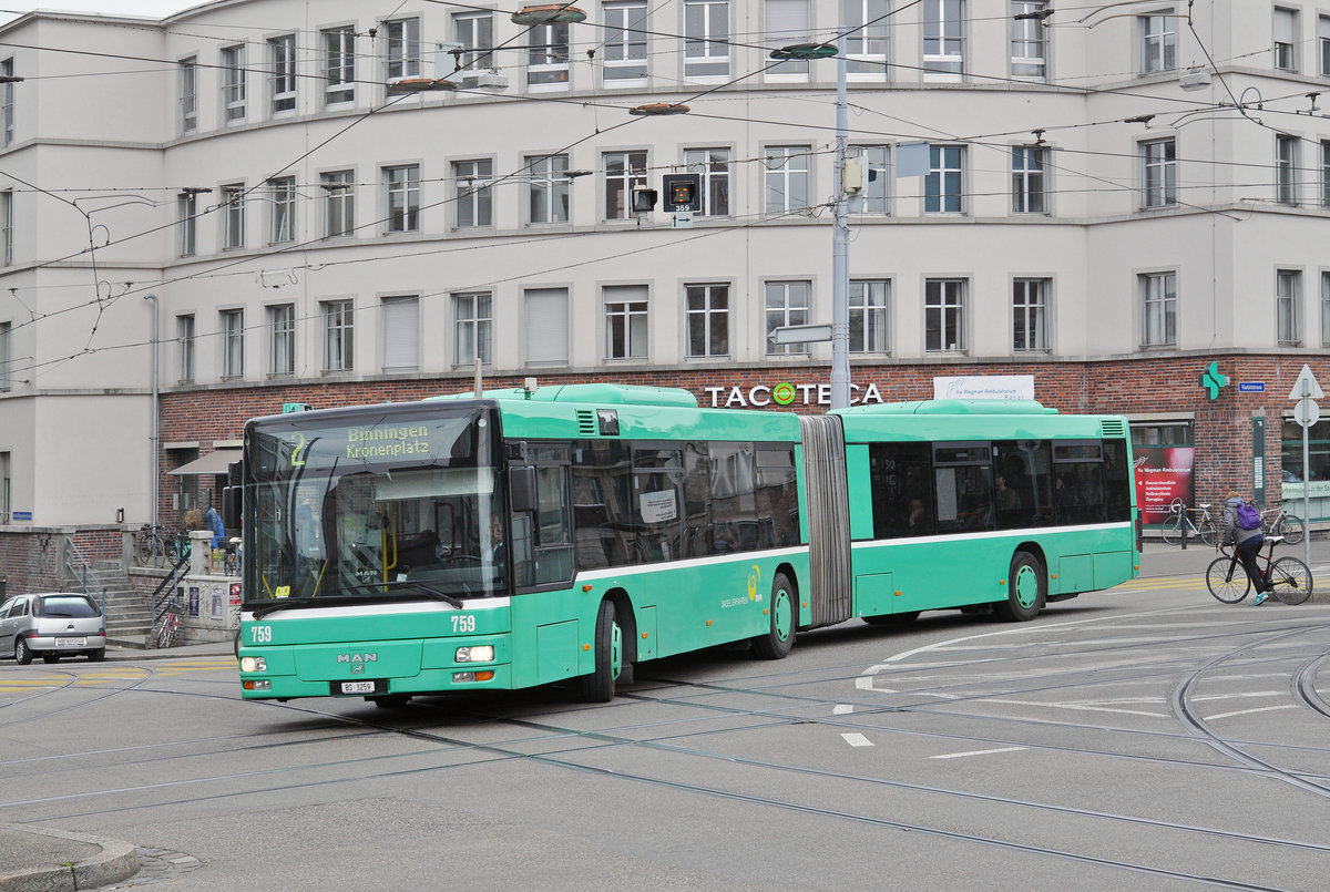MAN Bus 759 im Einsatz für die wegen einer Baustelle umgeleiteten Linie 2. Hier fährt der Bus zur Haltestelle Markthalle. Die Aufnahme stammt vom 24.03.2017.