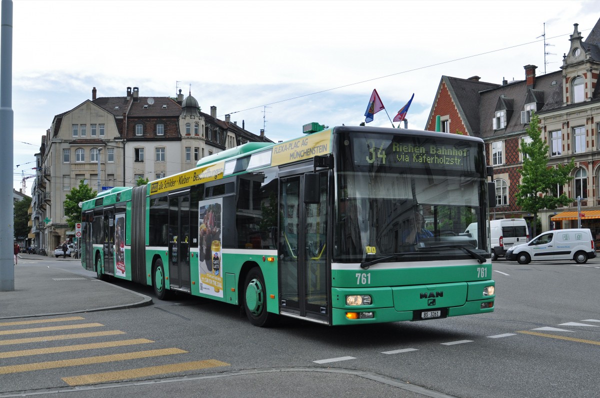 MAN Bus 761 auf der Linie 34 verlässt die Haltestelle am Wettsteinplatz und fährt zur Haltestelle Rosengartenweg. Die Aufnahme stammt vom 19.05.2015.