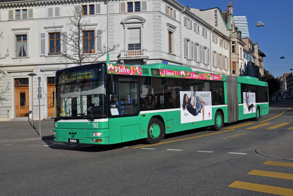 MAN Bus 762 auf der Linie 34 fährt zur Haltestelle am Wettsteinplatz. Die Aufnahme stammt vom 12.03.2015.