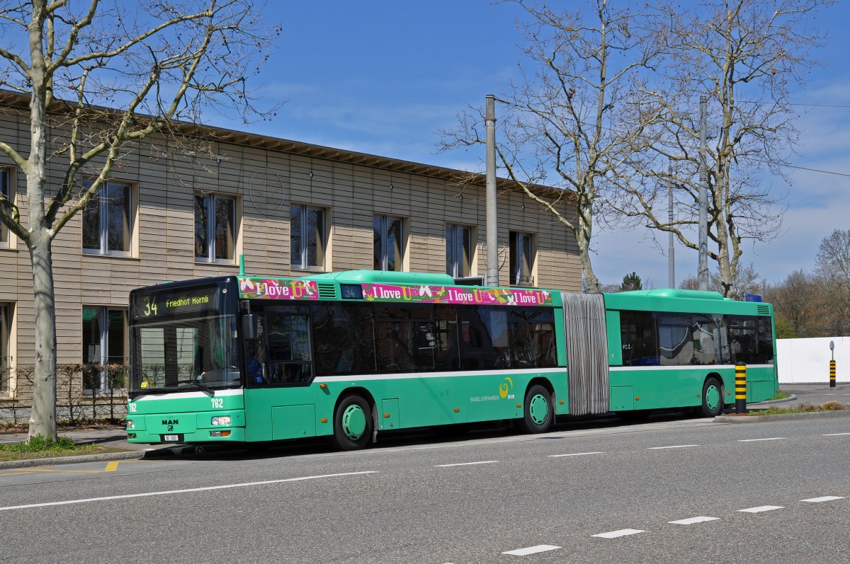 MAN Bus 762 auf der Linie 34 bedient die Haltestelle Otto Wenk Platz. Die Aufnahme stammt vom 07.04.2015.