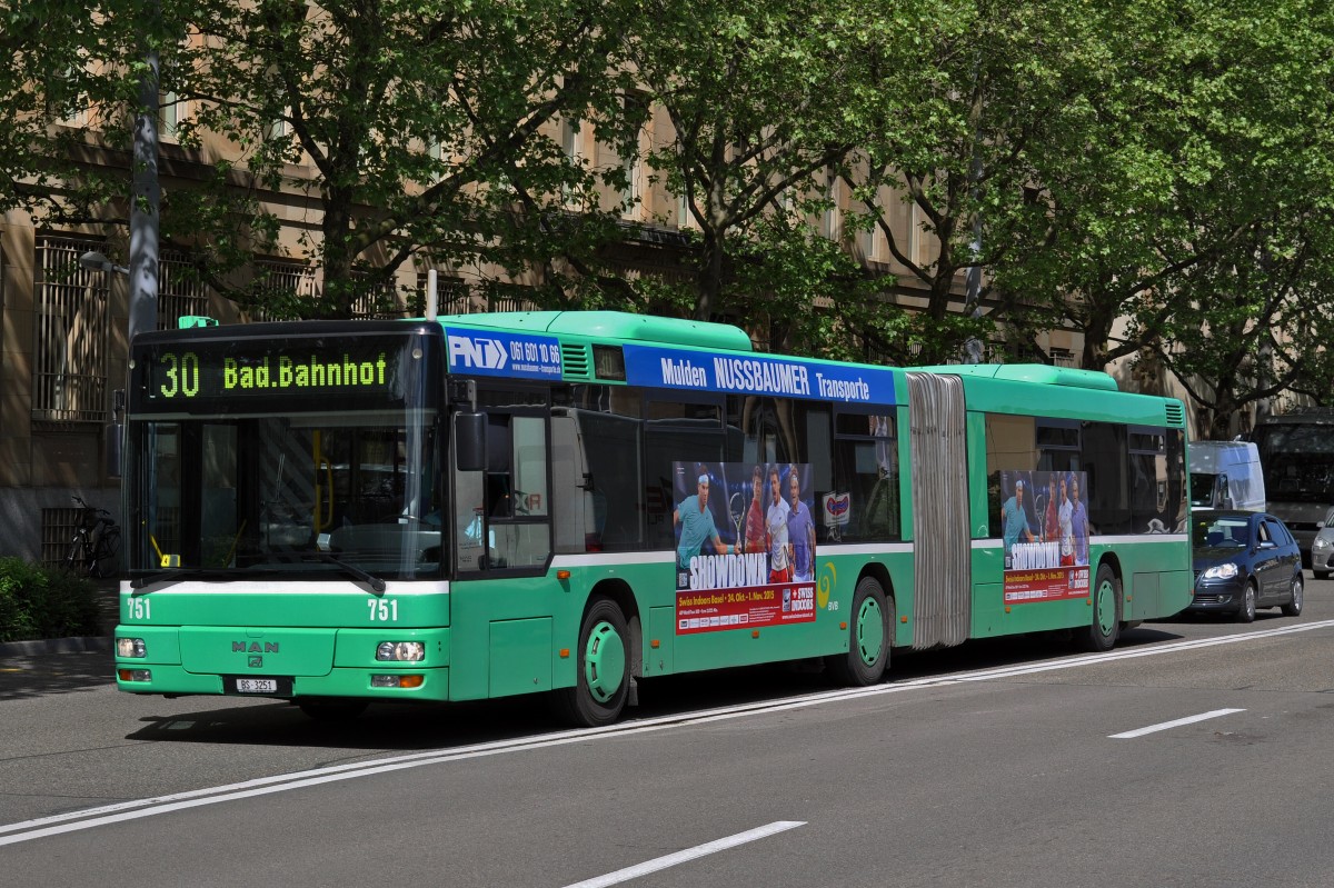 MAN Bus 762 auf der Linie 30 fährt zur Endhaltestelle am Badischen Bahnhof. Die Aufnahme stammt vom 06.05.2015.