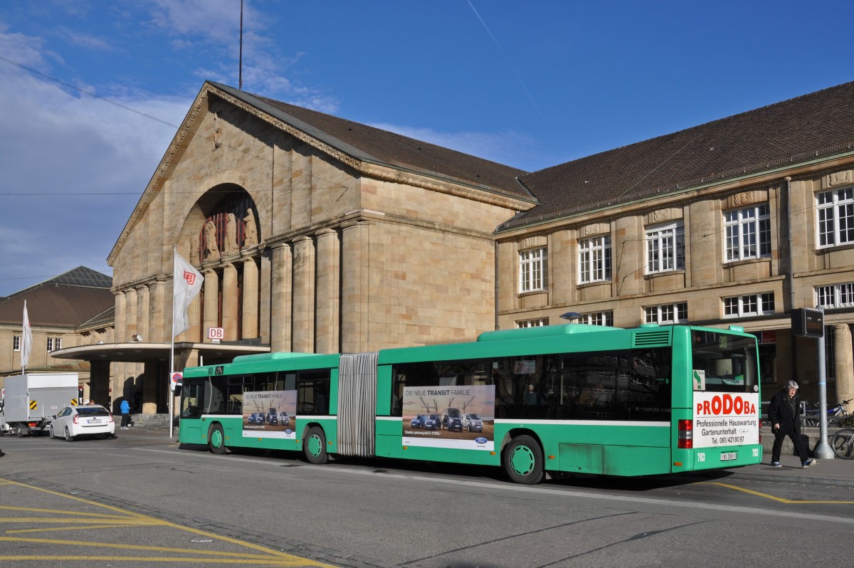 MAN Bus 763 auf der Linie 30 wartet an der Endstation am Badischen Bahnhof. Die Aufnahme stammt vom 12.12.2014.