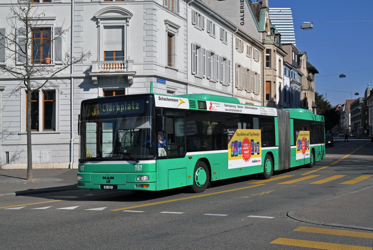 MAN Bus 767 auf der Linie 31 fährt zur Haltestelle am Wettsteinplatz. Die Aufnahme stammt vom 12.03.2015.