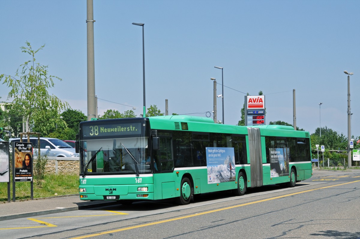 MAN Bus 767 auf der Linie 38 bedient die Haltestelle Rankstrasse. Die Aufnahme stammt vom 03.07.2015.
