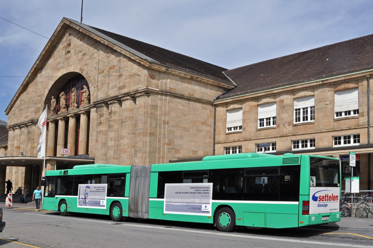 MAN Bus 767 auf der Linie 30 wartet an der Endstation am Badischen Bahnhof. Die Aufnahme stammt vom 27.08.2015.