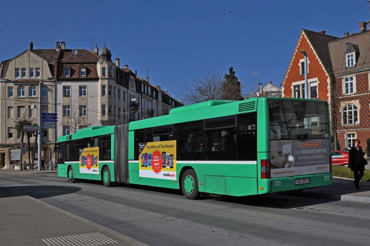 MAN Bus 771 auf der Linie 38 bedient die Haltestelle am Wettsteinplatz. Die Aufnahme stammt vom 12.03.2015.