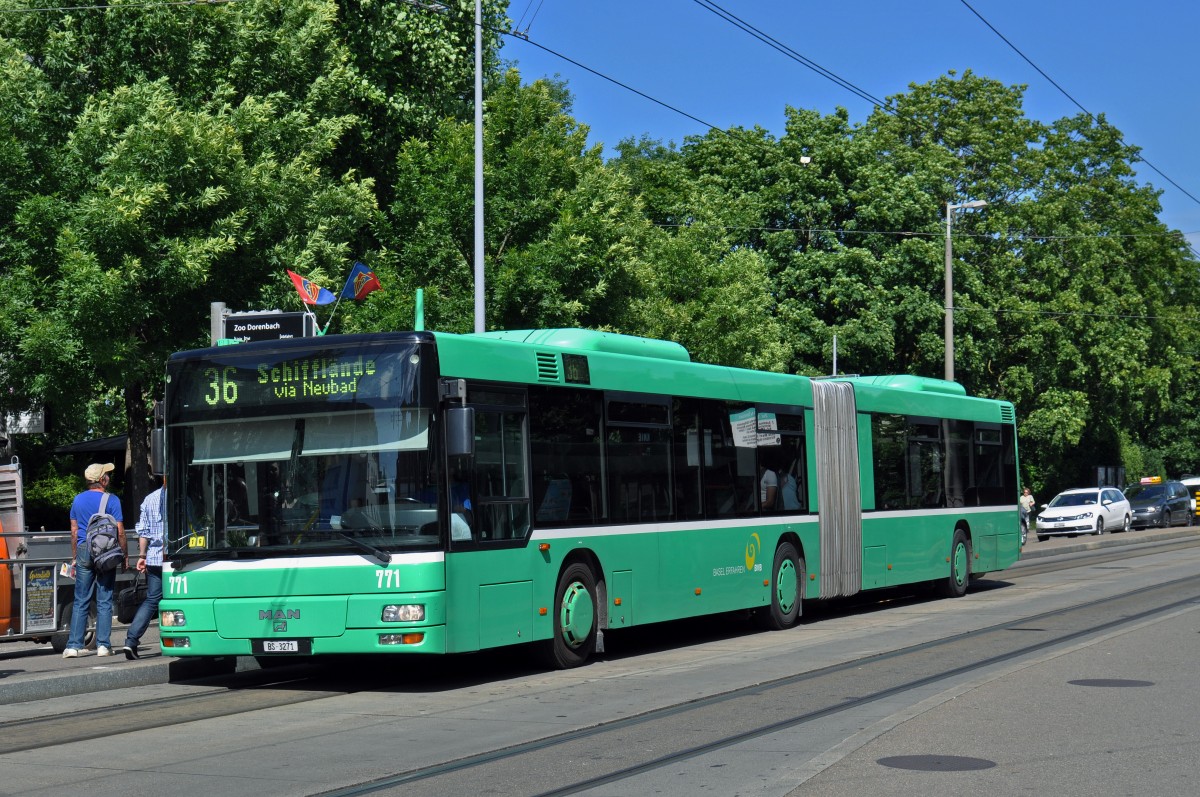 MAN Bus 771 auf der Linie 36 bedient die Haltestelle ZOO Dorenbach. Die Aufnahme stammt vom 03.06.2015.