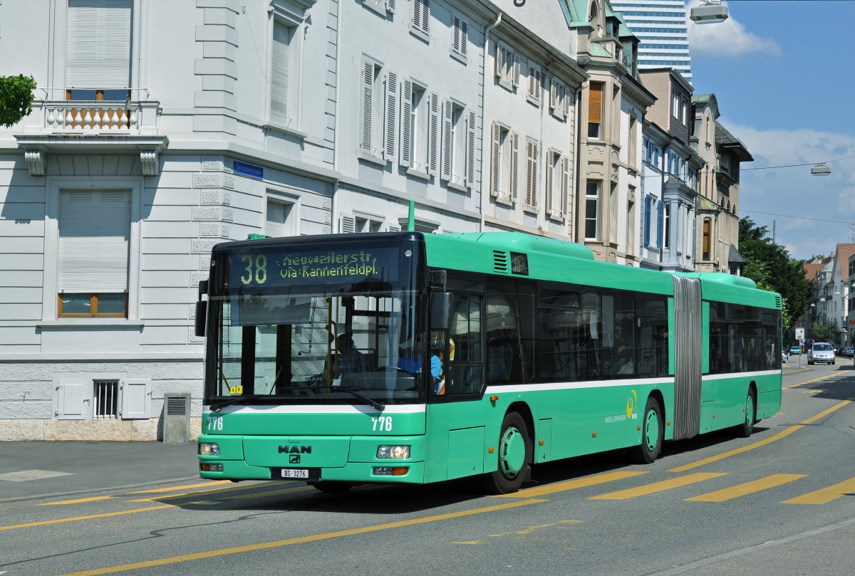 MAN Bus 776 auf der Linie 38 fährt zur Haltestelle am Wettsteinplatz. Die Aufnahme stammt vom 27.06.2015.