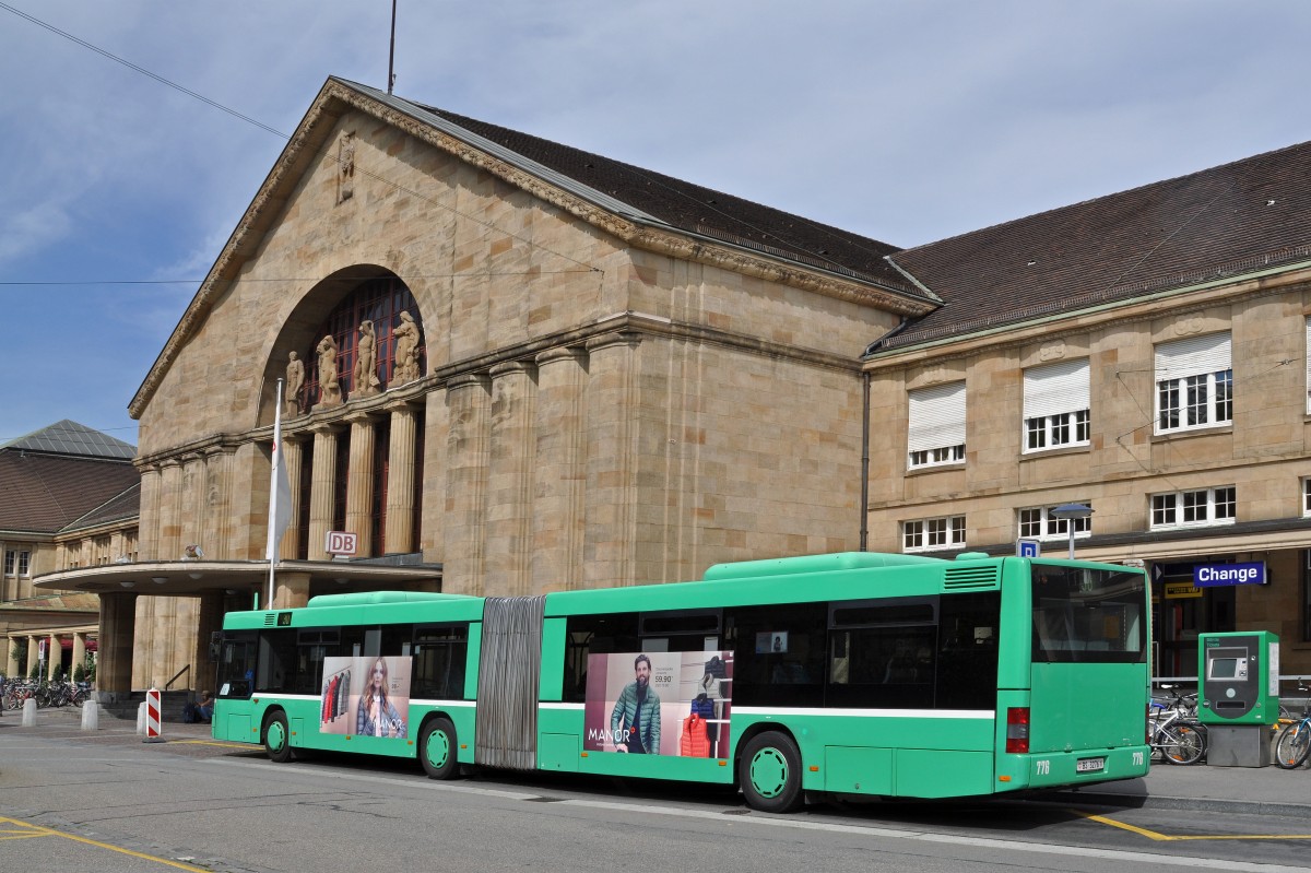 MAN Bus 776 auf der Linie 30 wartet an der Endstation am Badischen Bahnhof. Die Aufnahme stammt vom 27.08.2015.