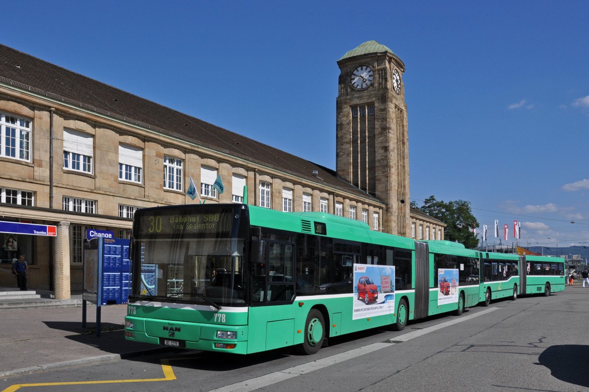 MAN Bus 778 auf der Linie 30 an der Endstation am Badischen Bahnhof. Die Aufnahme stammt vom 15.07.2014.