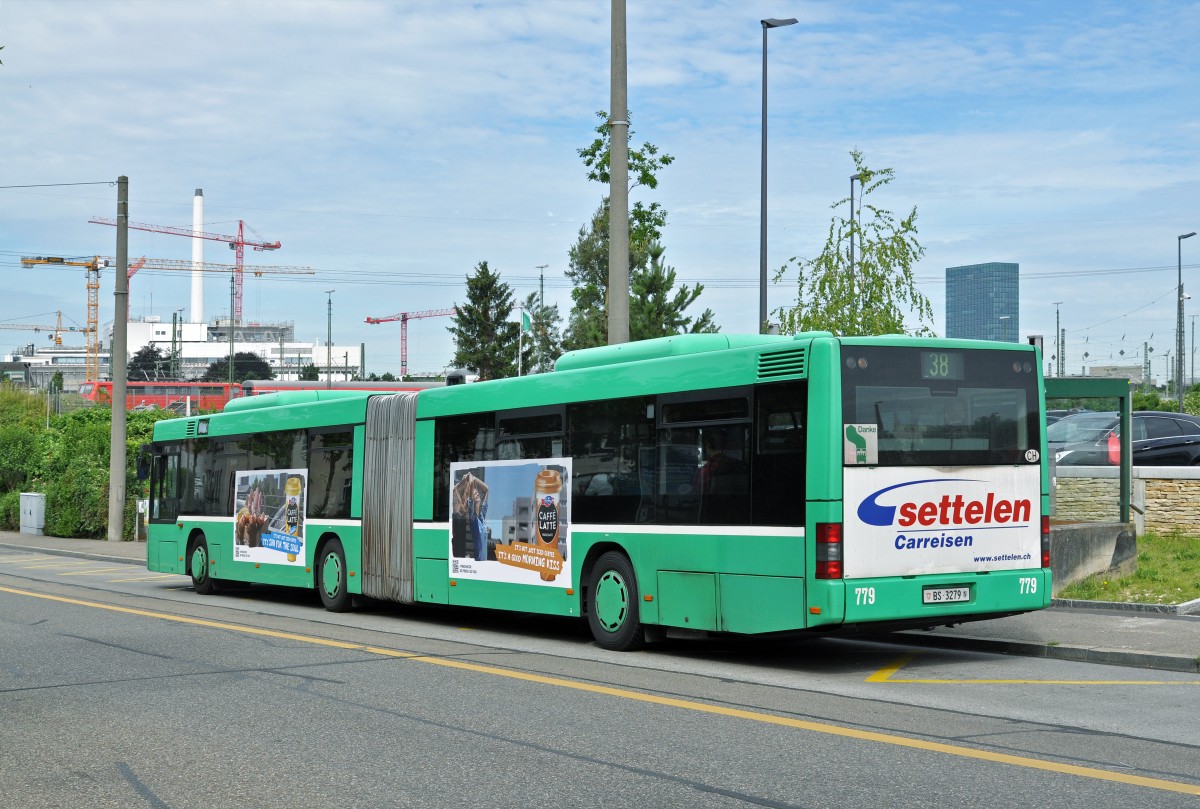 MAN Bus 779 auf der Linie 38 bedient die Haltestelle Rankstrasse. Die Aufnahme stammt vom 29.06.2015.