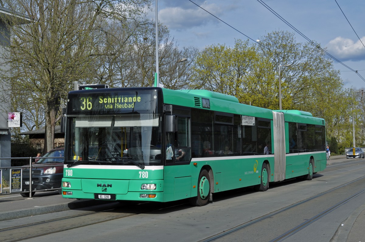 MAN Bus 780 auf der Linie 36 bedient die Haltestelle ZOO Dorenbach. Die Aufnahme stammt vom 13.04.2015.