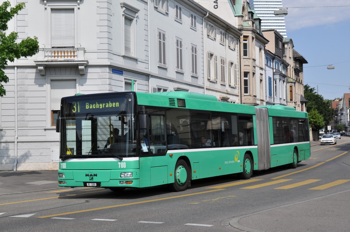 MAN Bus 780 auf der Linie 31 fährt zur Haltestelle am Wettsteinplatz. Die Aufnahme stammt vom 11.06.2015.