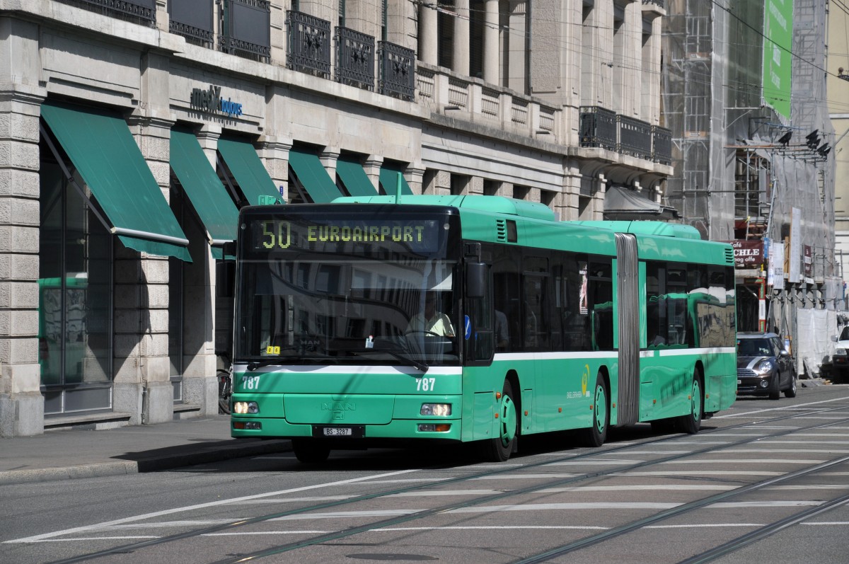 MAN Bus 787 auf der Linie 50 kurz nach dem Bahnhof SBB. Die Aufnahme stammt vom 10.06.2014.