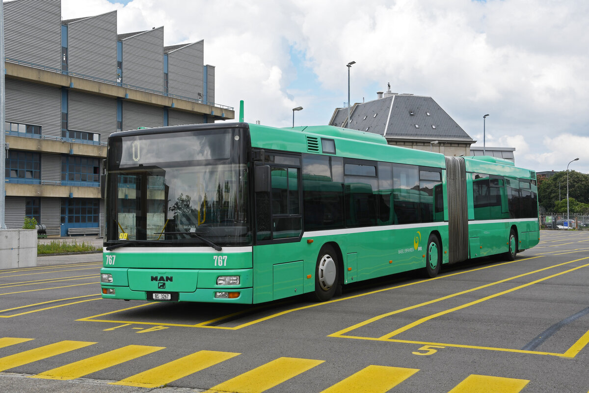 MAN Bus 787 steht am 14.05.2023 auf dem Klybeck Areal.
