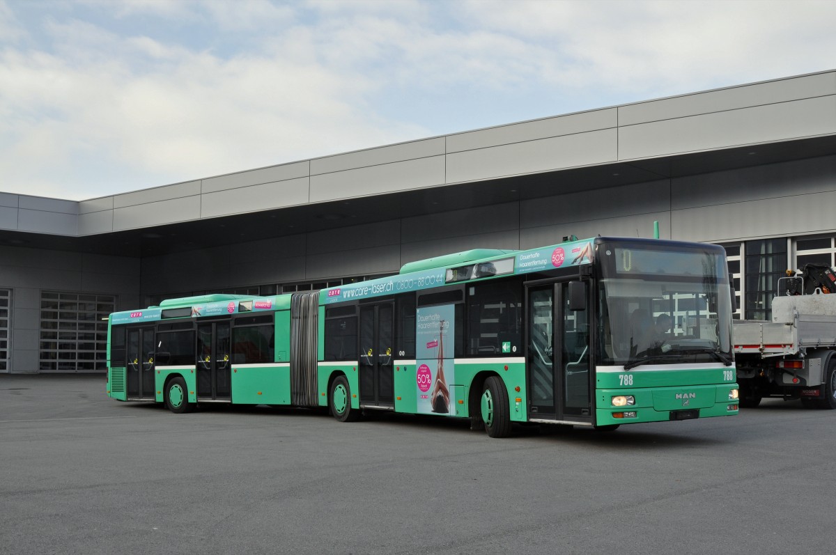 MAN Bus 788 ist von den BVB ausgemustert worden und steht auf dem Hof der Firma Kestenholz in Pratteln. Die Aufnahme stammt vom 27.11.2015.