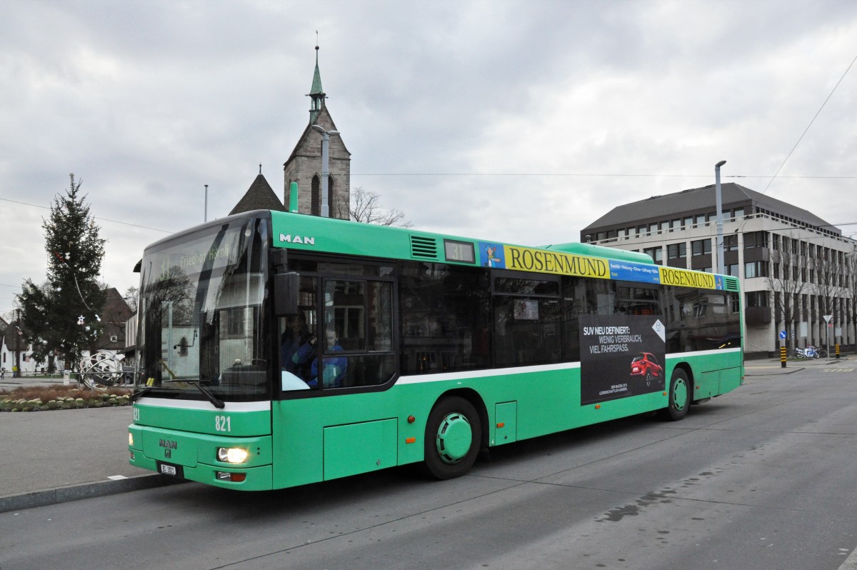 MAN Bus 821 auf der Linie 31 bedient die Haltestelle Wettsteinplatz. Die Aufnahme stammt vom 26.12.2014.