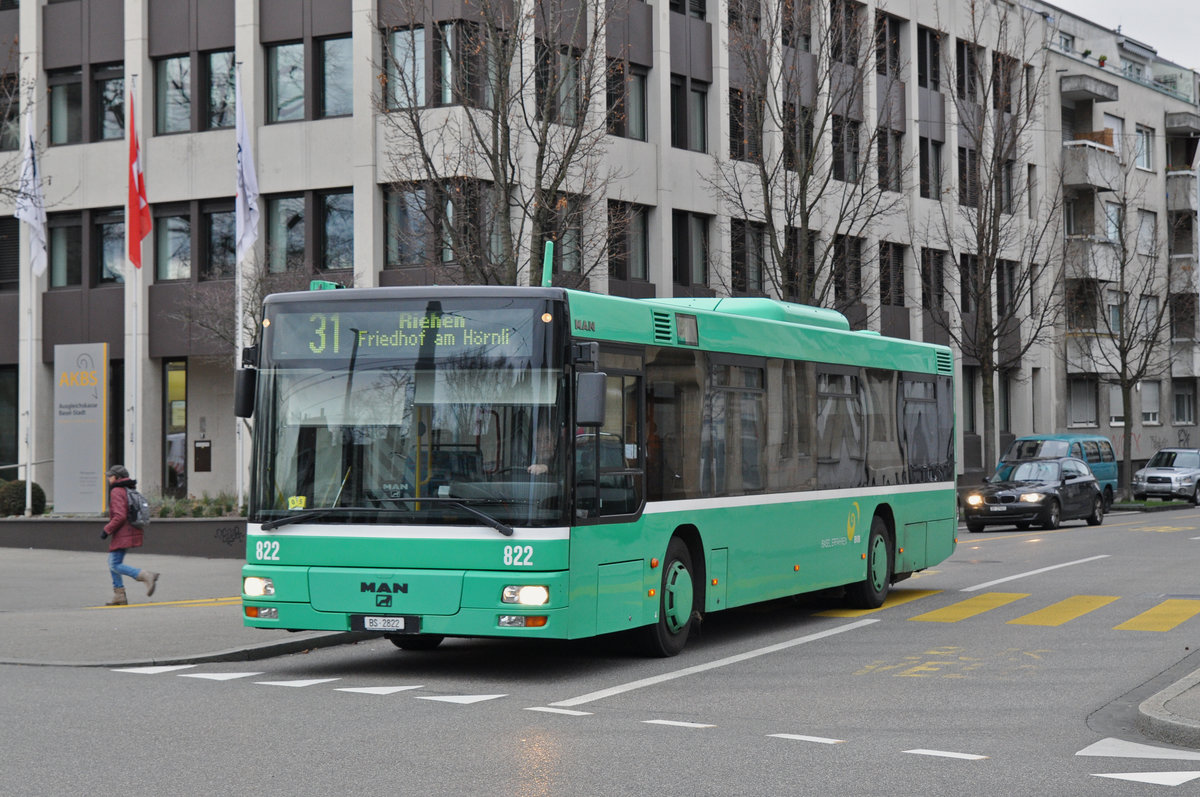 MAN Bus 822, auf der Linie 31 fährt zur Haltestelle Wettsteinplatz. Die Aufnahme stammt vom 01.01.2018.