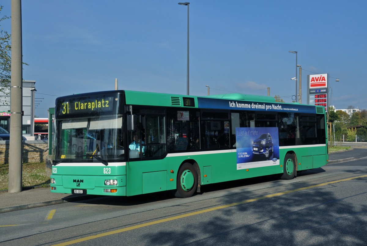 MAN Bus 823 auf der Linie 31 bedient die Haltestelle Rankstrasse. Die Aufnahme stammt vom 26.10.2014.