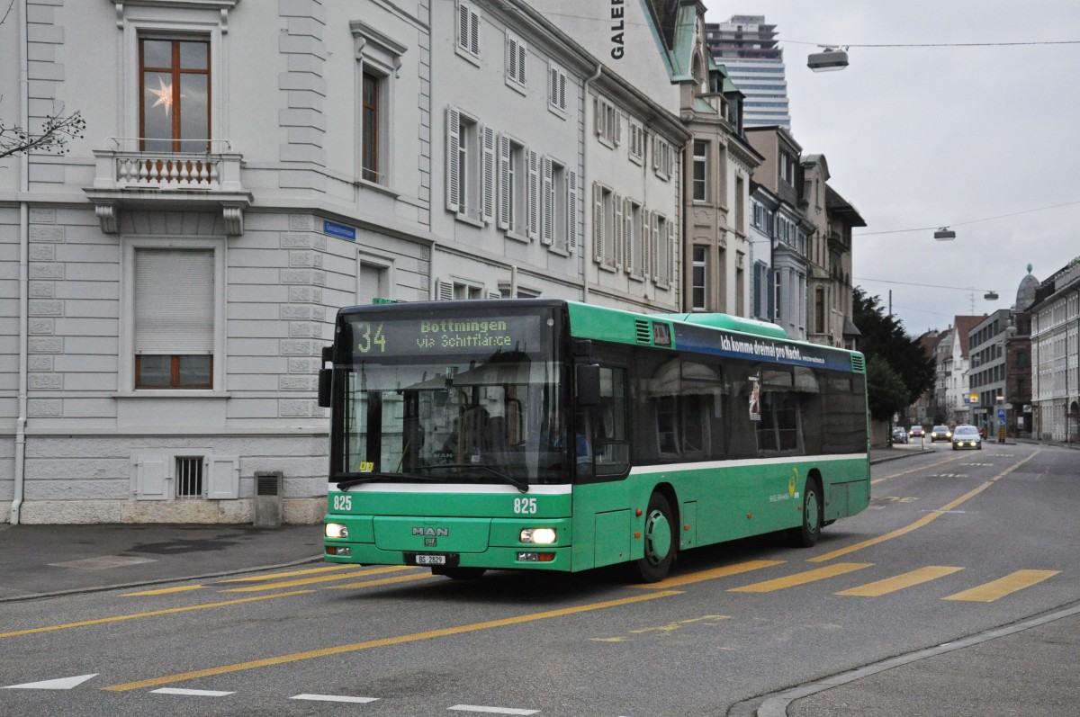 MAN Bus 825 auf der Linie 34 fährt zur Haltestelle Wettsteinplatz. Die Aufnahme stammt vom 26.12.2014.