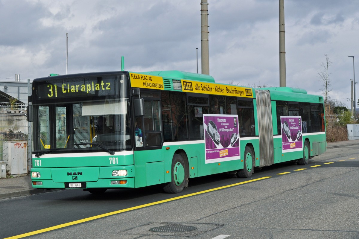 MAN Bus mit der Betriebsnummer 761 auf der Linie 31 fährt zur Haltestelle Tinguely Museum. Die Aufnahme stammt vom 30.01.2015.