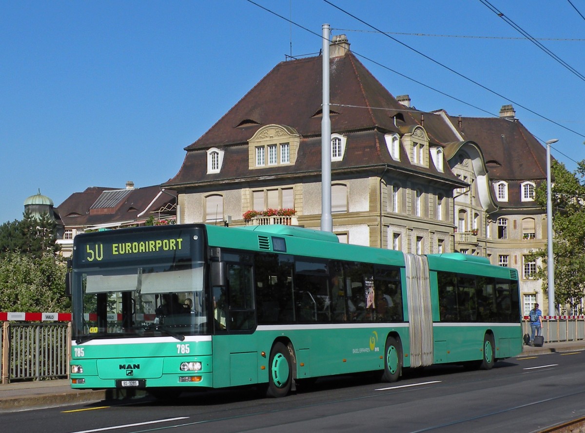 MAN Bus mit der Betriebsnummer 785 auf der Linie 50 auf dem Weg zum Bahnof SBB. Die Aufnahme stammt vom 16.08.2013.
