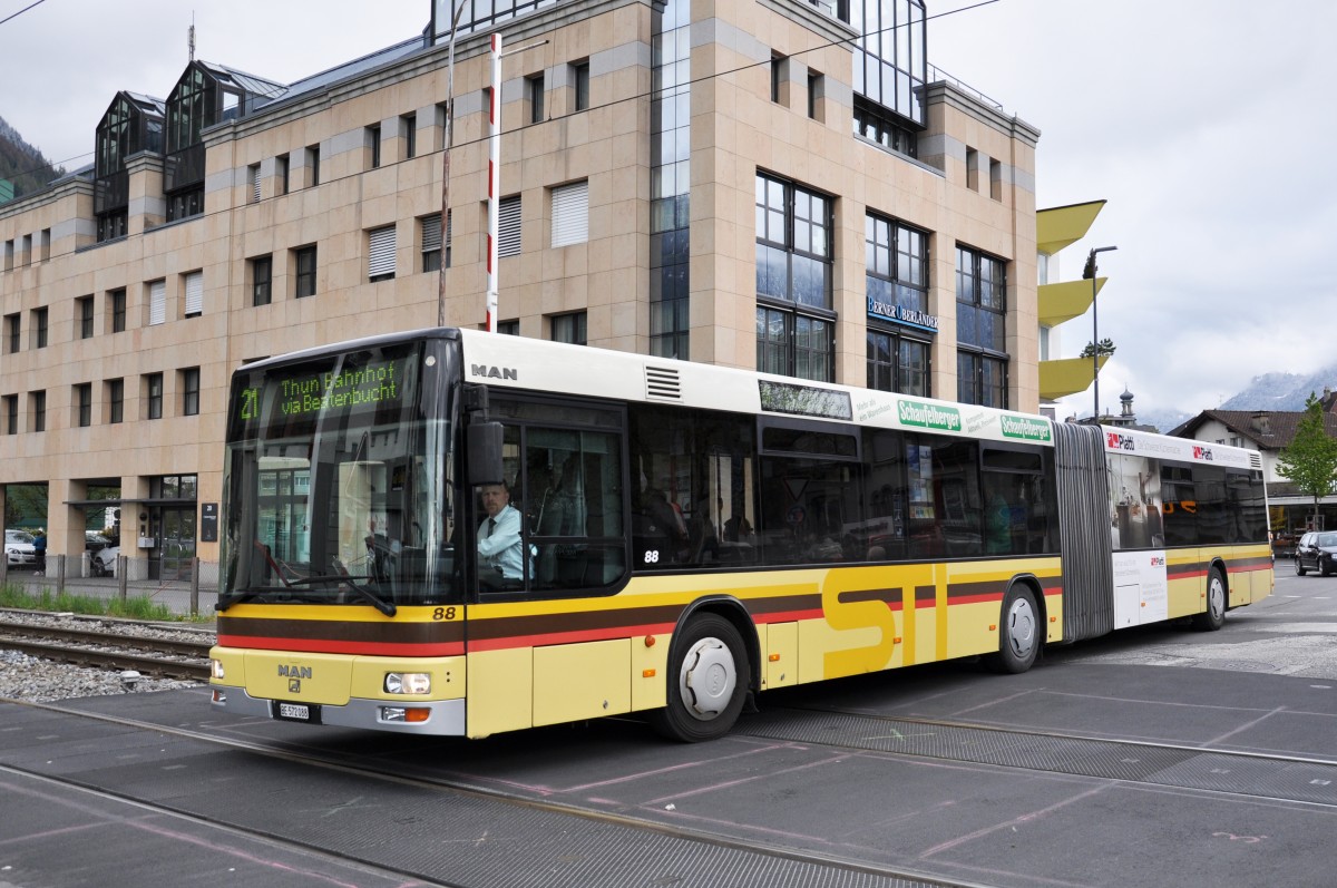 MAN Bus mit der Betriebsnummer 88 auf der Linie 21 am Bahnhof Interlaken West. Die Aufnahme stammt vom 19.04.2014.