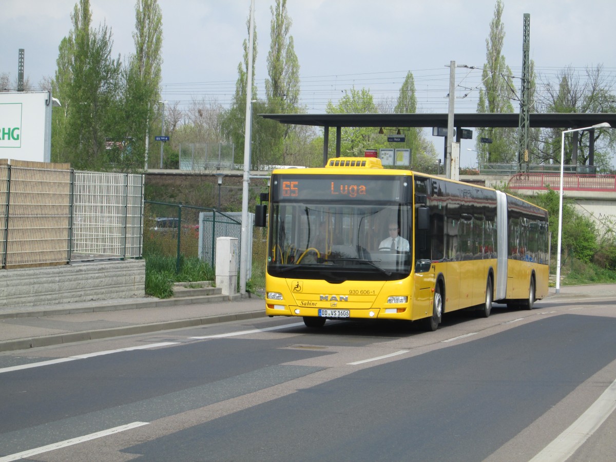 MAN Lions City  ( Wagen Nr. 930 606 - 1 ) der DVS als Line 65 nach Luga unterwegs kurz nach dem Verlassen der Haltestelle Bahnhof Reick. 12.04.2014