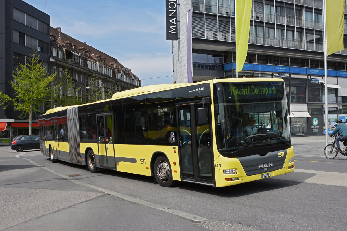 MAN Lions City 143, auf der Linie 1, fährt zur Haltestelle beim Bahnhof Thun. Die Aufnahme stammt vom 21.04.2022.