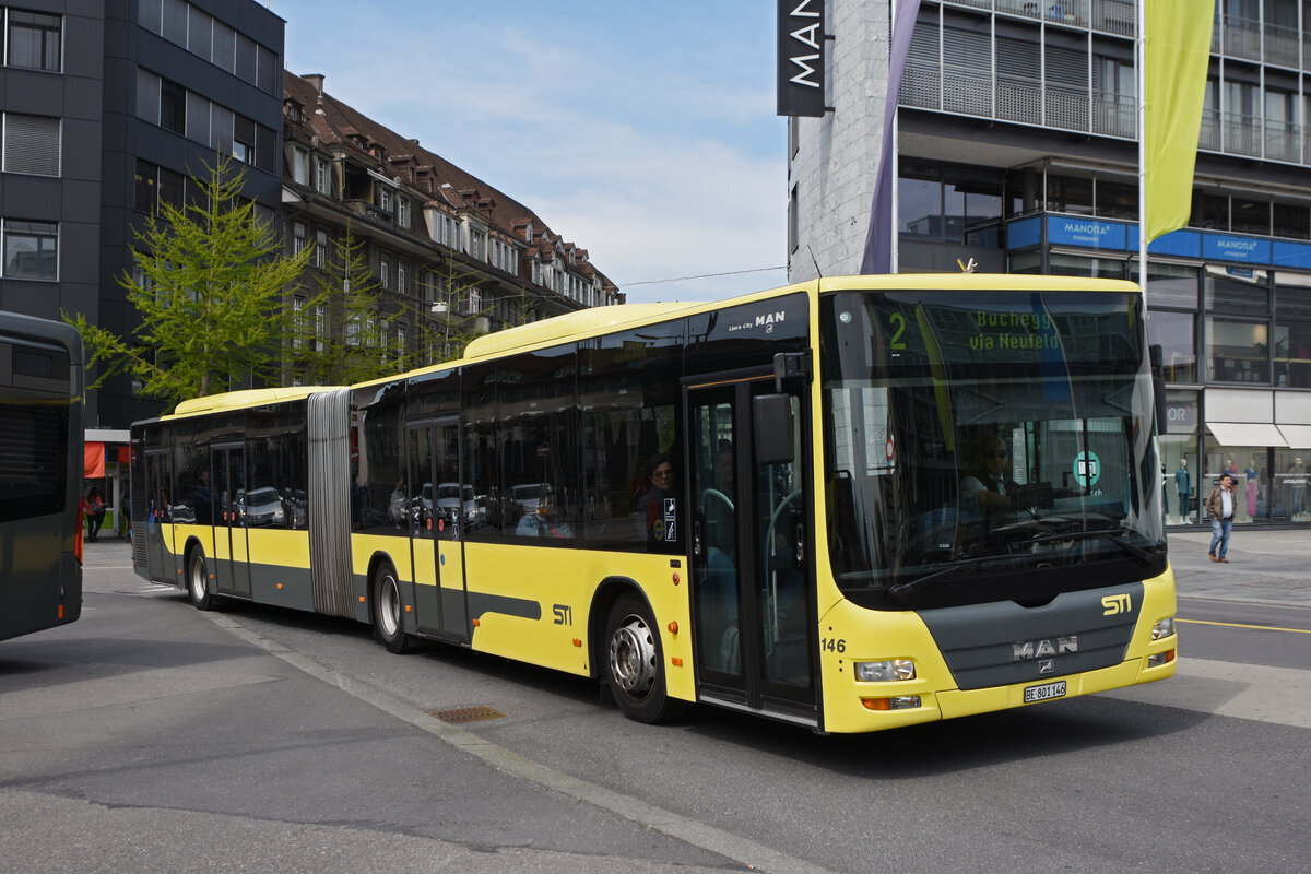 MAN Lions City 146, auf der Linie 2, fährt zur Haltestelle beim Bahnhof Thun. Die Aufnahme stammt vom 21.04.2022.