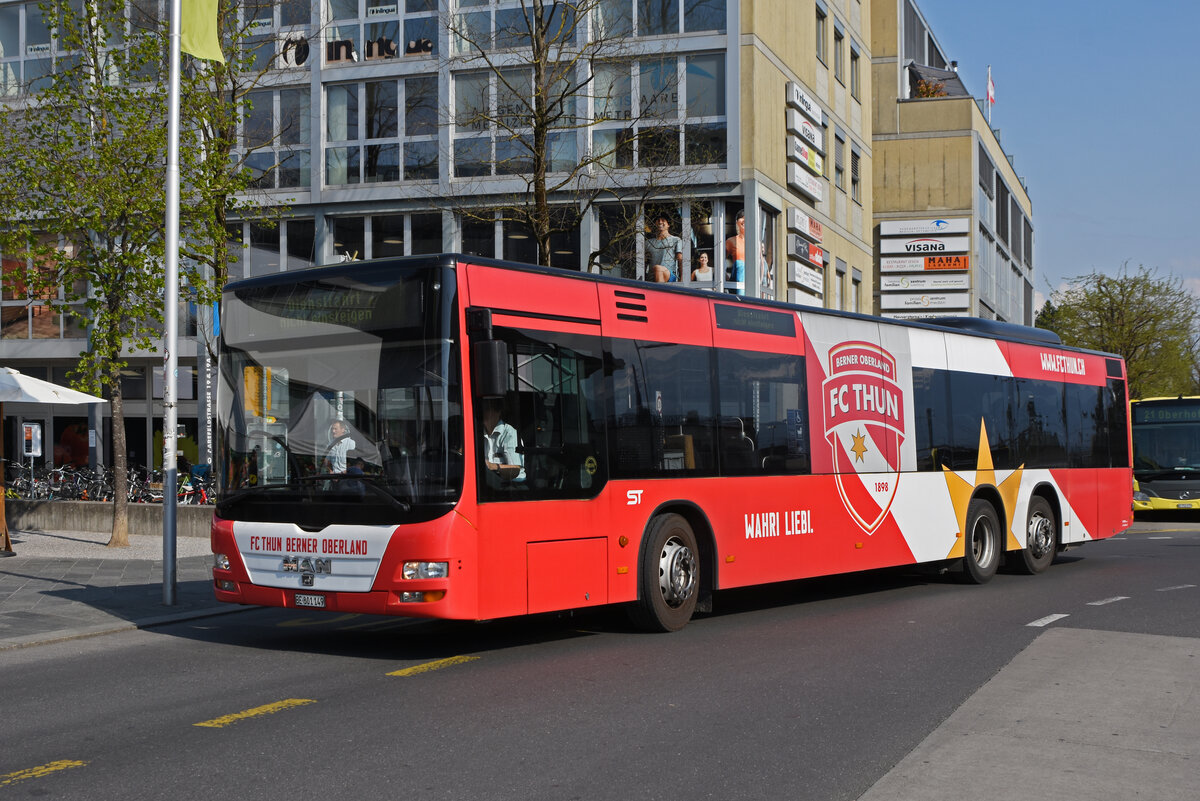 MAN Lions City 149  FC Thun  verlässt am 21.04.2022 als Dienstfahrt die Haltestelle beim Bahnhof Thun.