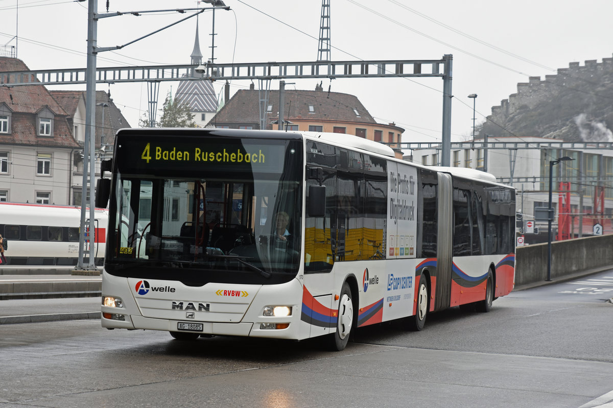 MAN Lions City 170 der RVBW, auf der Linie 4, fährt zur Haltestelle beim Bahnhof Baden. Die Aufnahme stammt vom 02.02.2019.