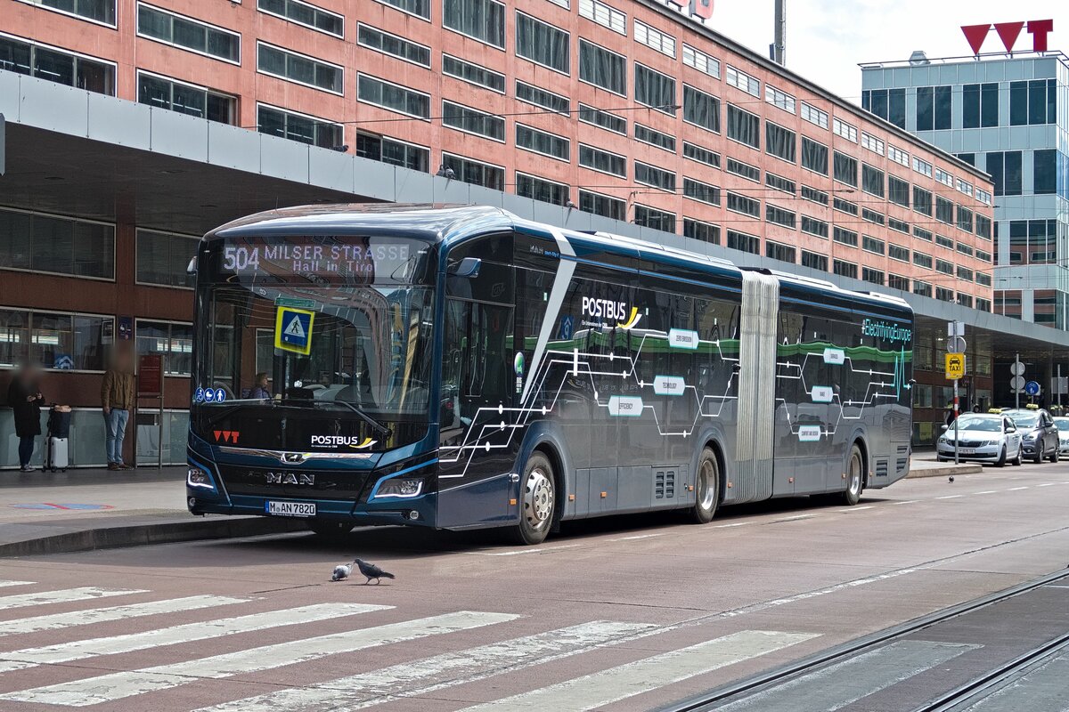 MAN Lion's City 18 E von Postbus als Testbus (M-AN 7820) der Linie 504 in Innsbruck, Hauptbahnhof. Aufgenommen 12.4.2023.